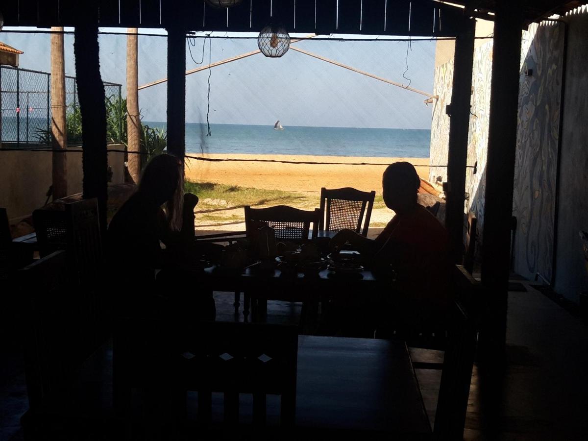 The Sea House Hotel Kudapaduwa Buitenkant foto